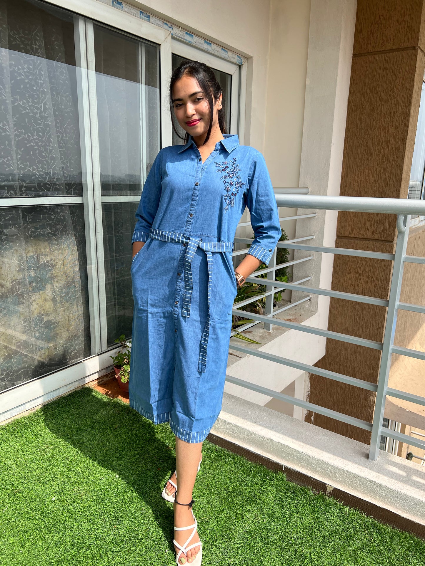 Dress/Frock/Aline