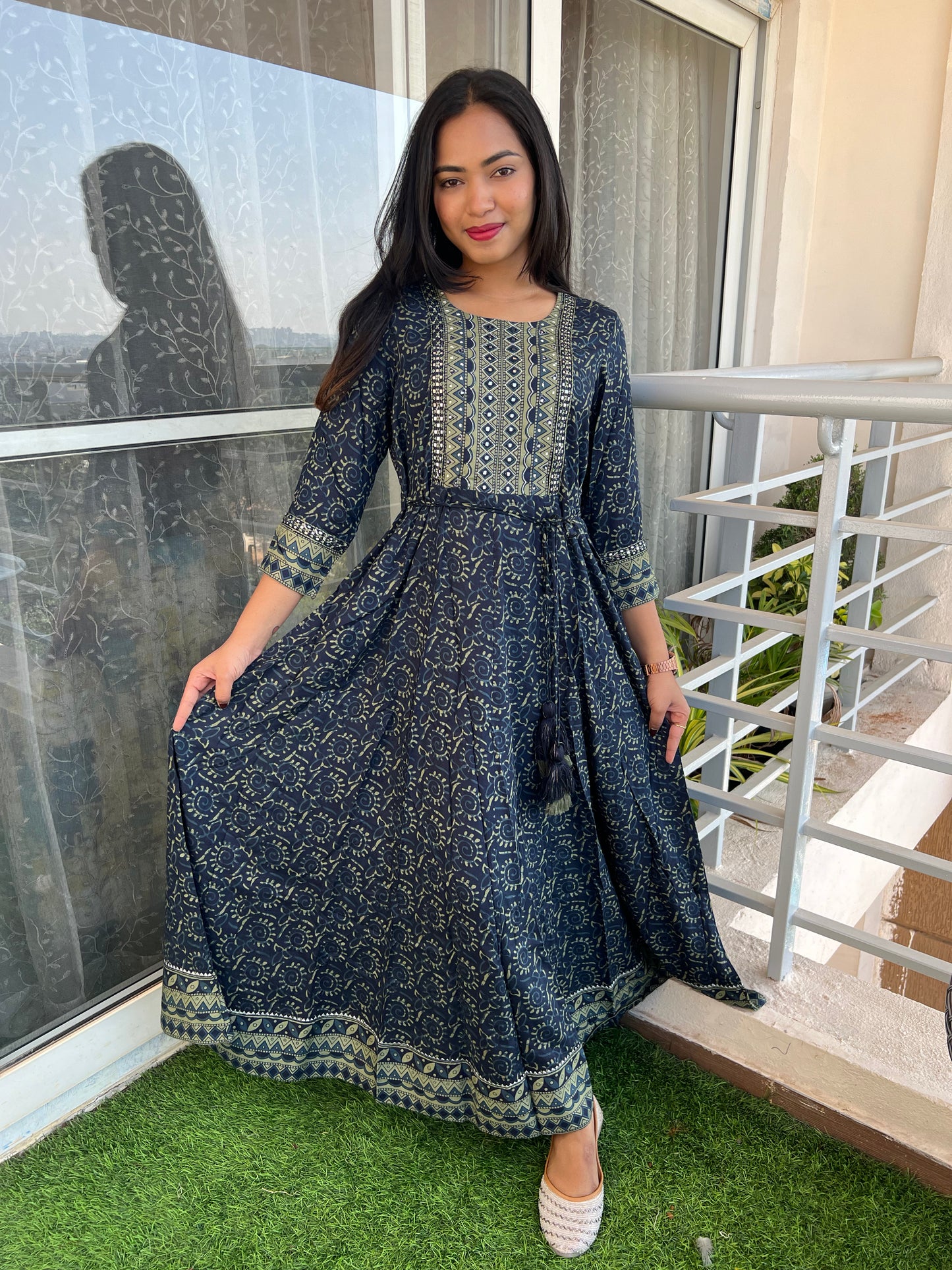 Dress/Frock/Aline