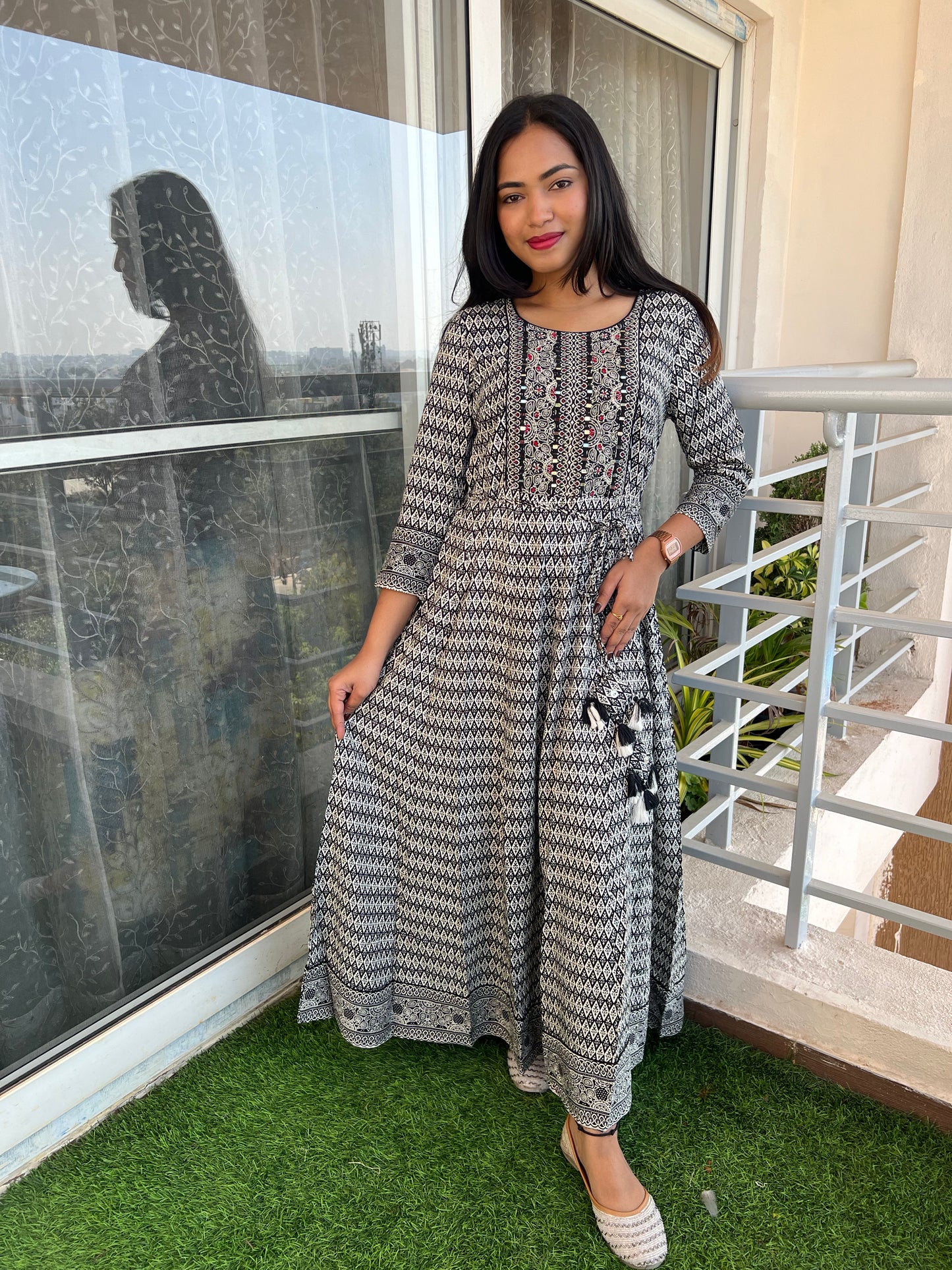 Dress/Frock/Aline