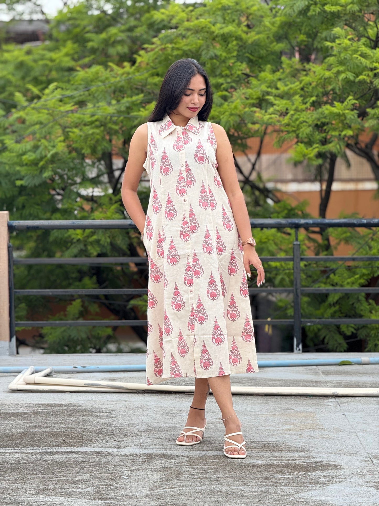 Dress/Frock/Aline
