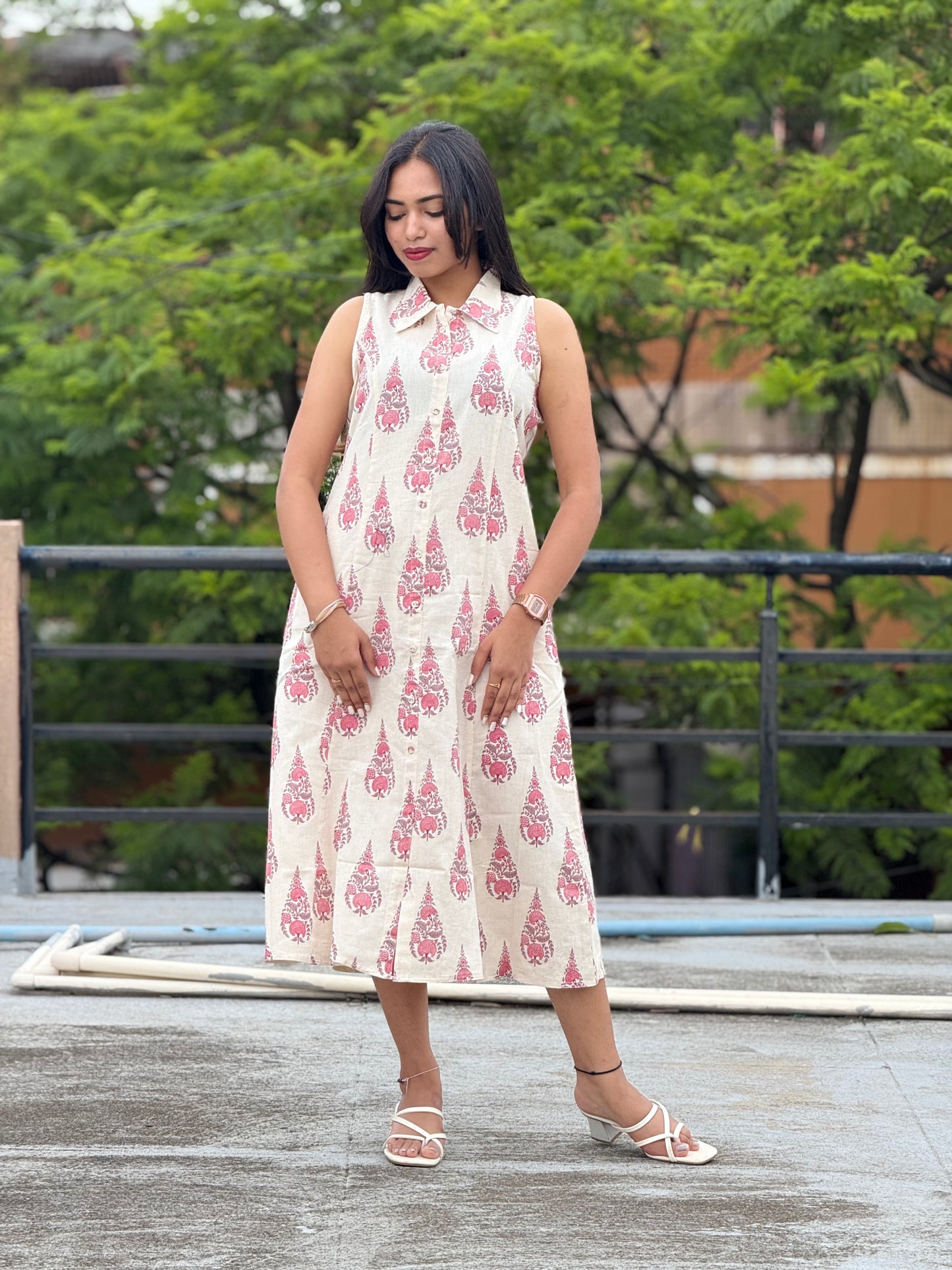 Dress/Frock/Aline