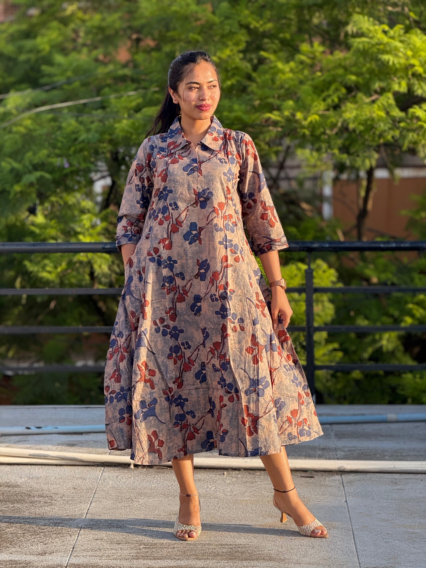 Dress/Frock/Aline