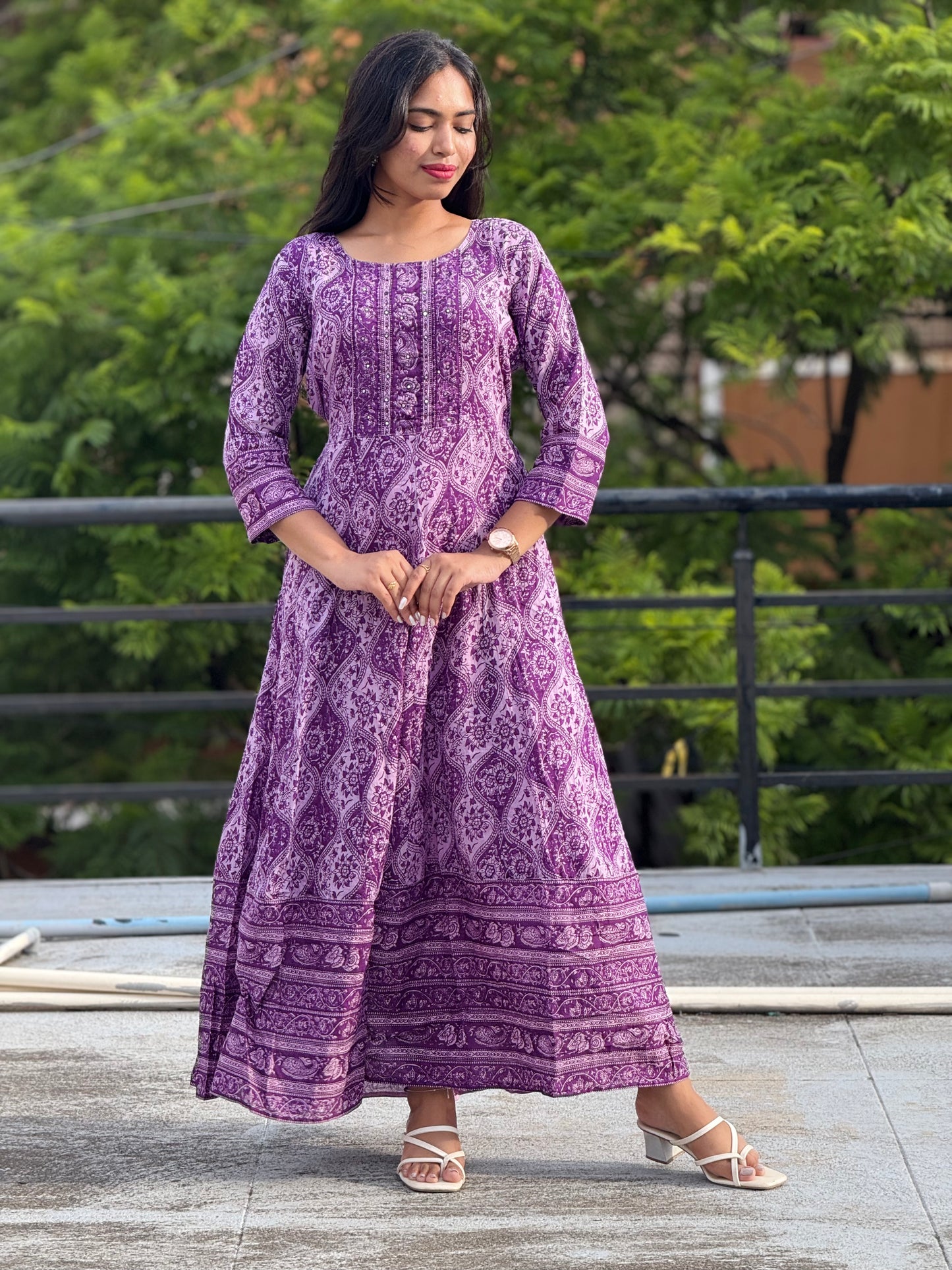 Dress/Frock/Aline