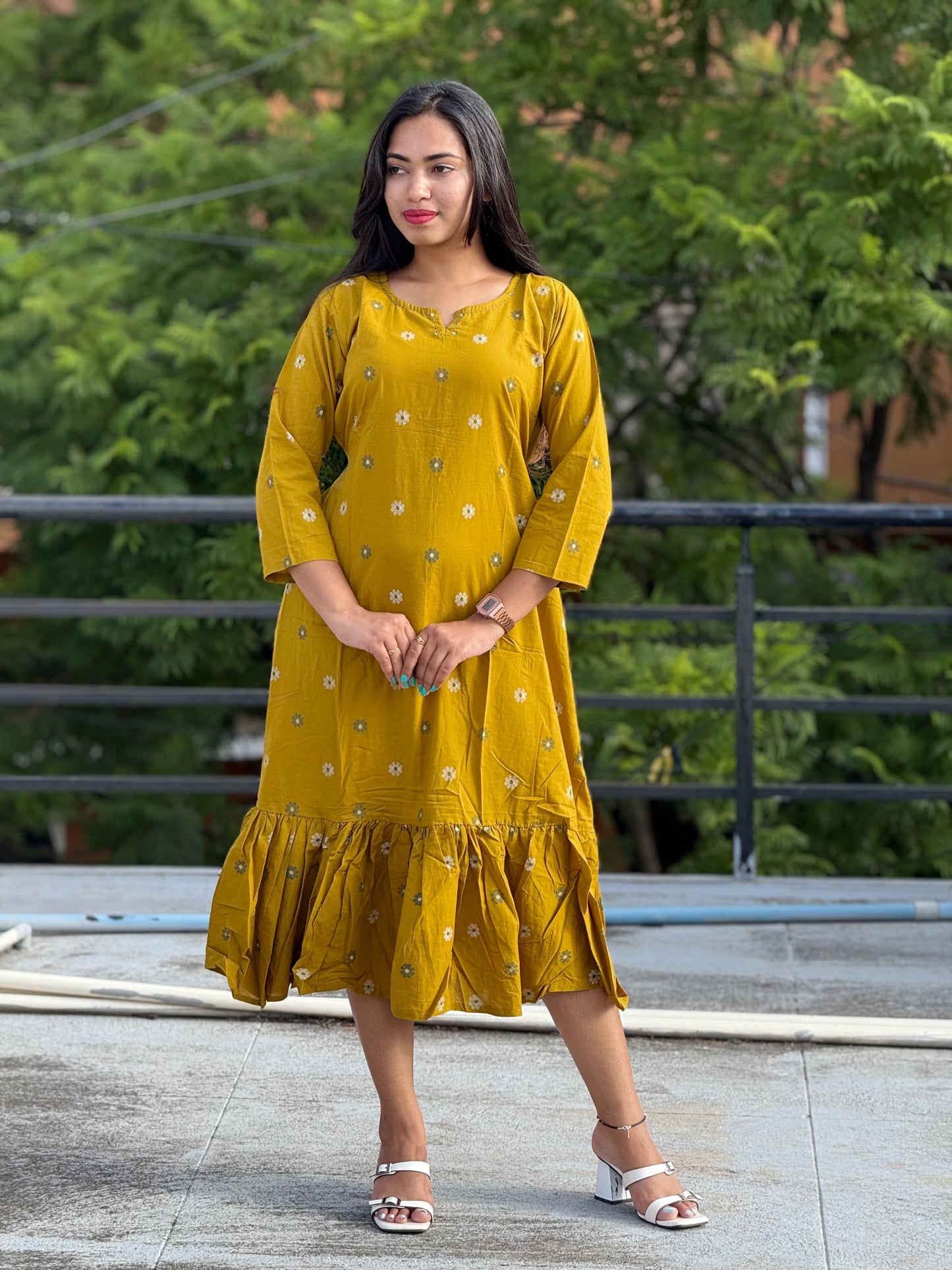 Dress/Frock/Aline