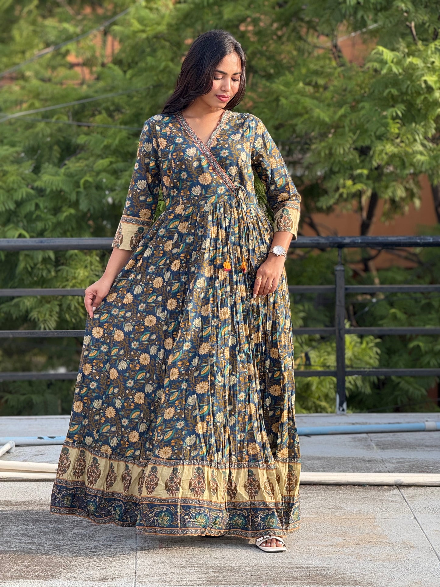 Dress/Frock/Aline