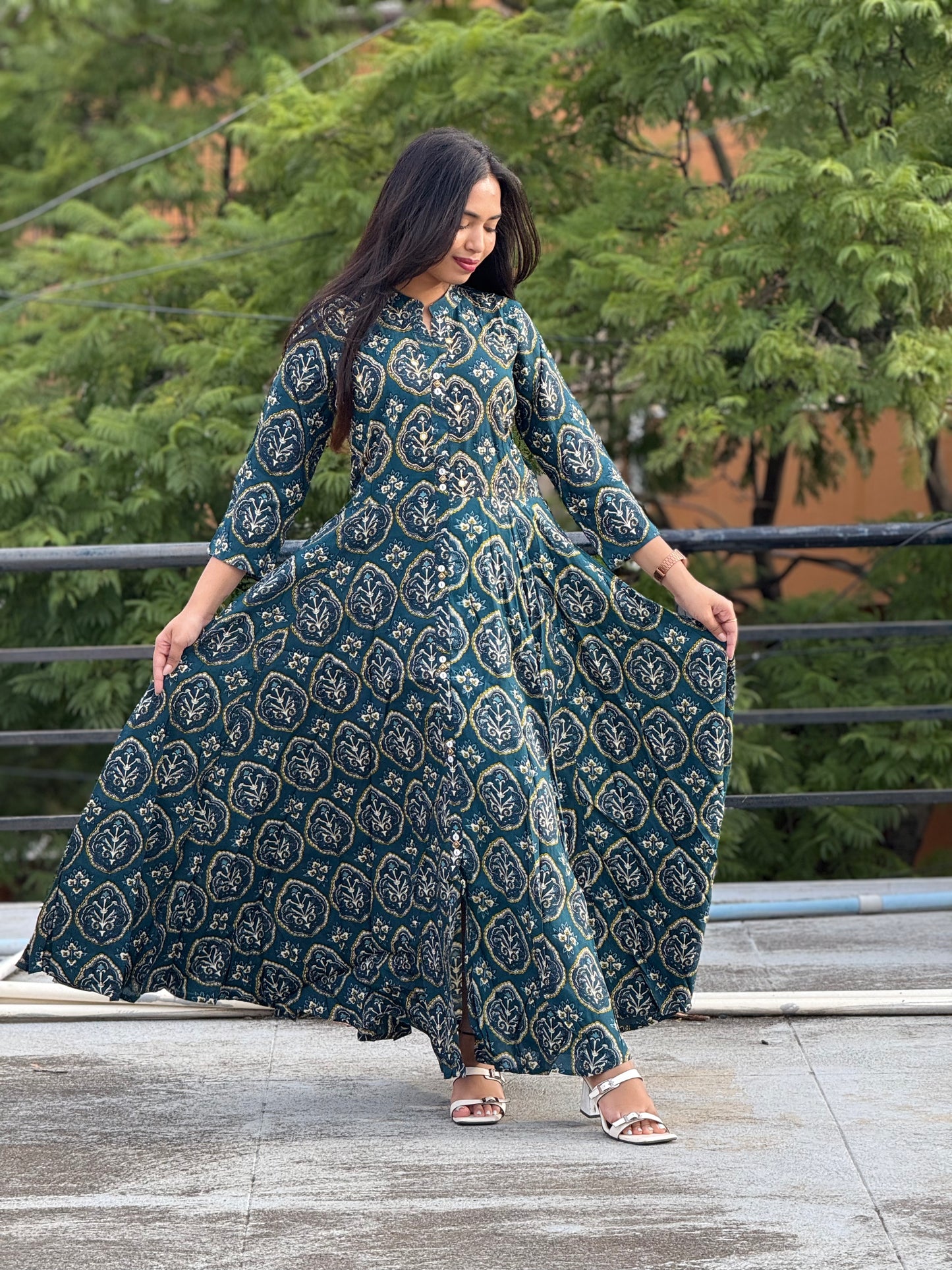 Dress/Frock/Aline