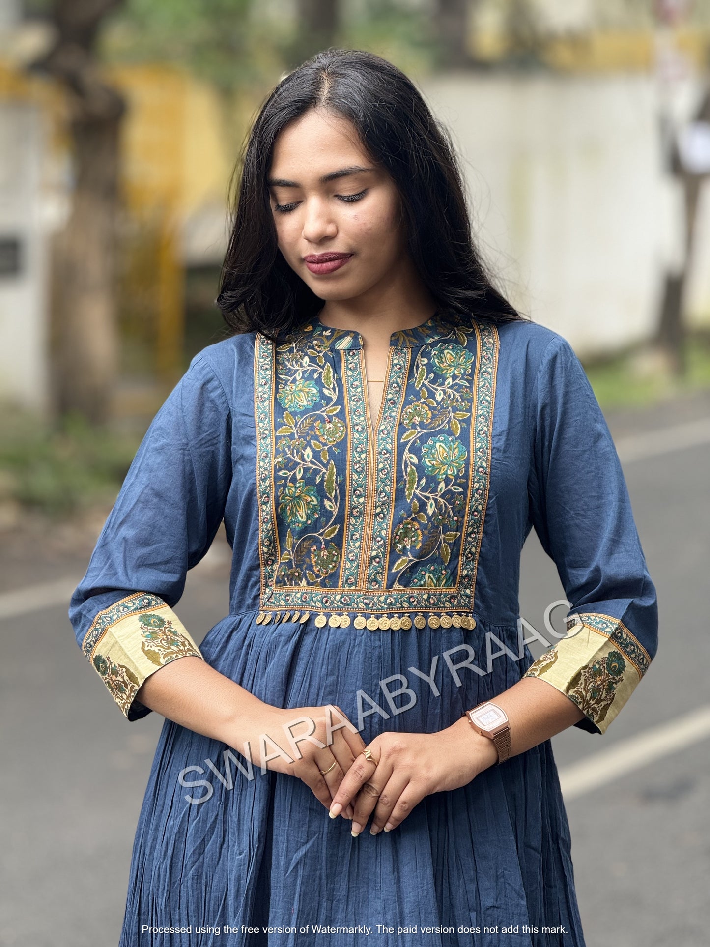 Dress/Frock/Aline