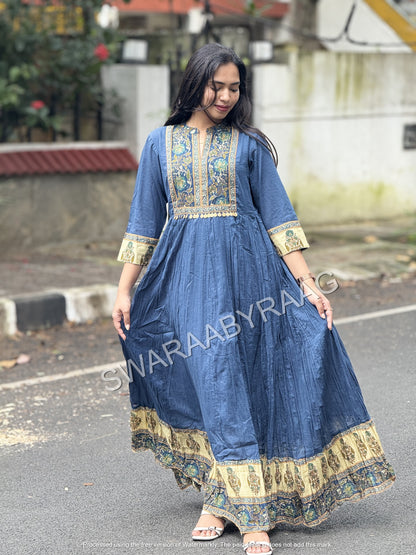 Dress/Frock/Aline