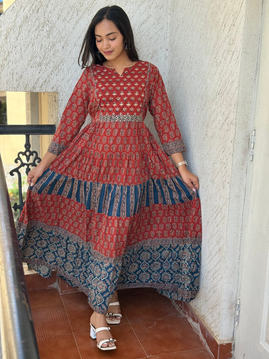 Dress/Frock/Aline
