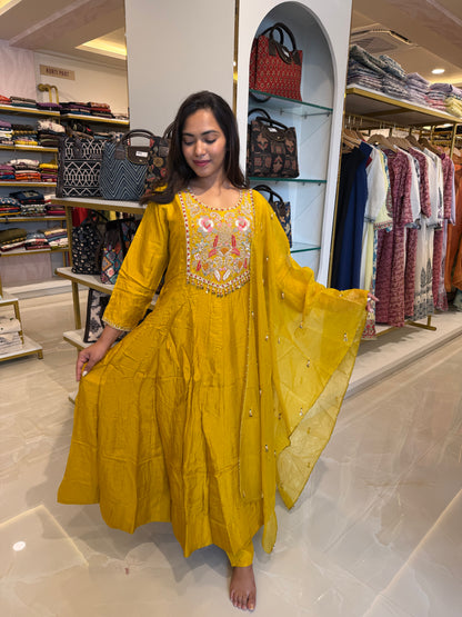 Party wear suit set