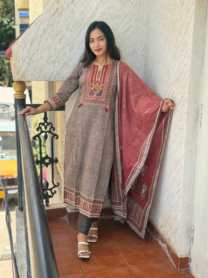 Party Wear Suit Set